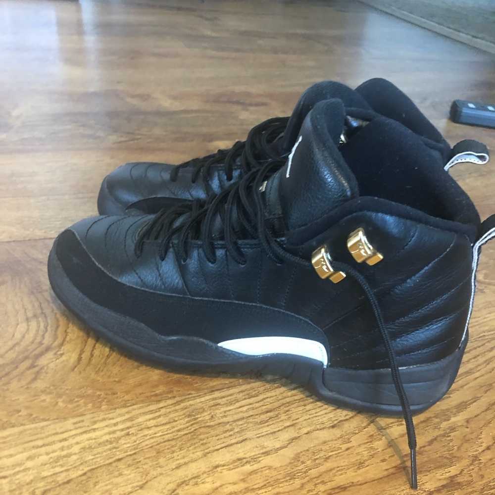 Jordan 12 - Picture 2 of 4